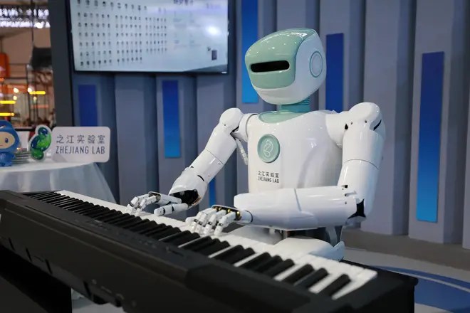 AI and the Music Industry: Should Artists Be Worried or Excited?